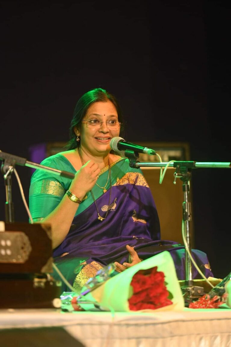 रेणुका राजन देशकर च्या कर्तृत्वा साठी.