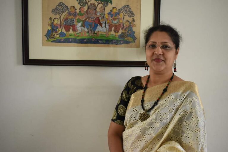 वैशाली व्यवहारे देशपांडे च्या कर्तृत्वा साठी.