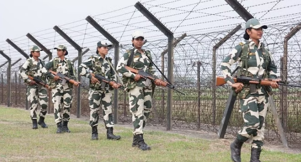 बांग्लादेश संकटाचा हिंदू समुदायांवर आणि भारतीय सीमावर्ती राज्यांवर गंभीर प्रभाव.