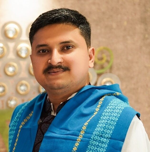 विदेशी विद्यापीठांतील अनुभव भारतासाठी समर्पित करणारे श्री. श्रेयस पन्नासे.